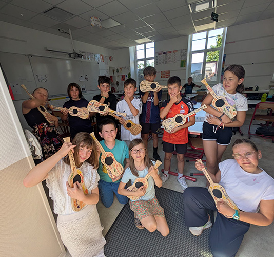 Départ des élèves de CM2 de l'école Saint-Patern à Louvigné-de-Bais pour le collège Sainte-Marie à Vitré