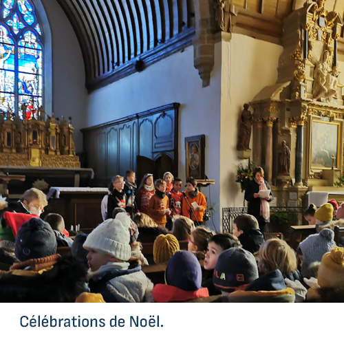 Célébration de Noël à l'église de Louvigné-de-Bais pour les classes de l'école Saint-Patern